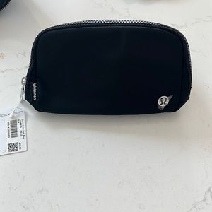 Lululemon Everywhere Belt Bag